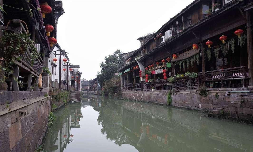 营业已百年，在“尔滨”没人能饿着肚子走出道里菜市场